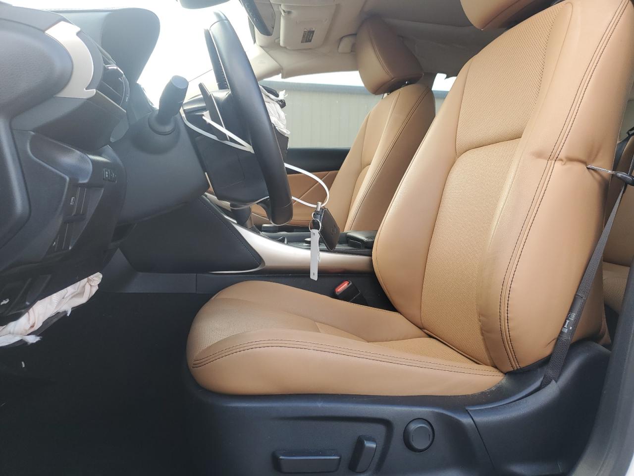 2020 Lexus IS - Image 7