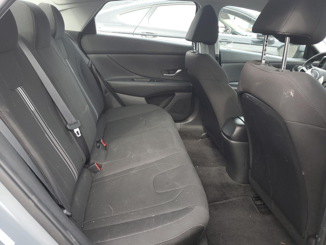 2021 Hyundai Elantra - Image 10