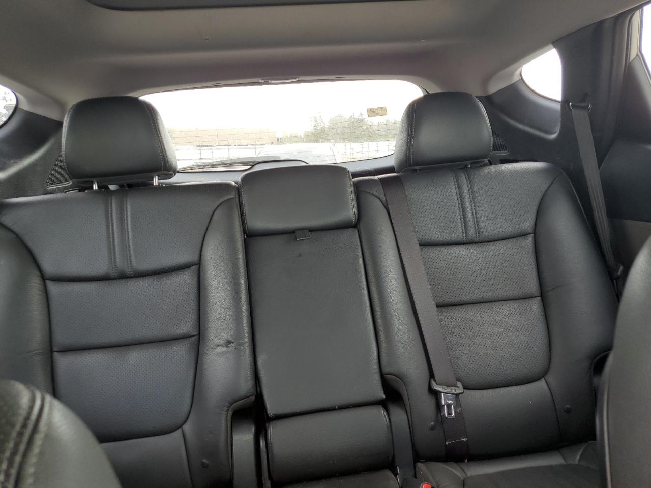 2015 Hyundai Santa Fe - Image 10