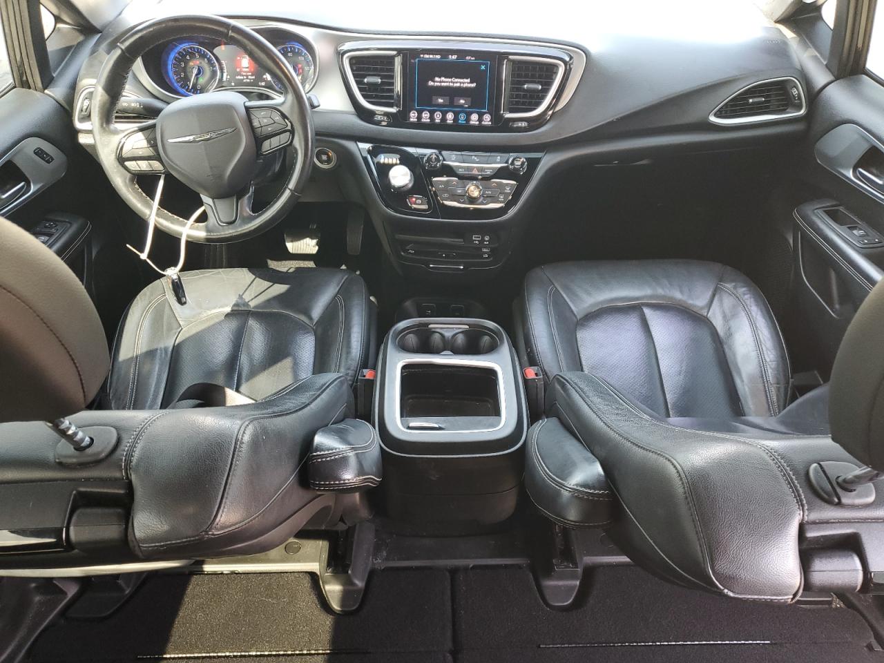 2020 Chrysler Pacifica - Image 8