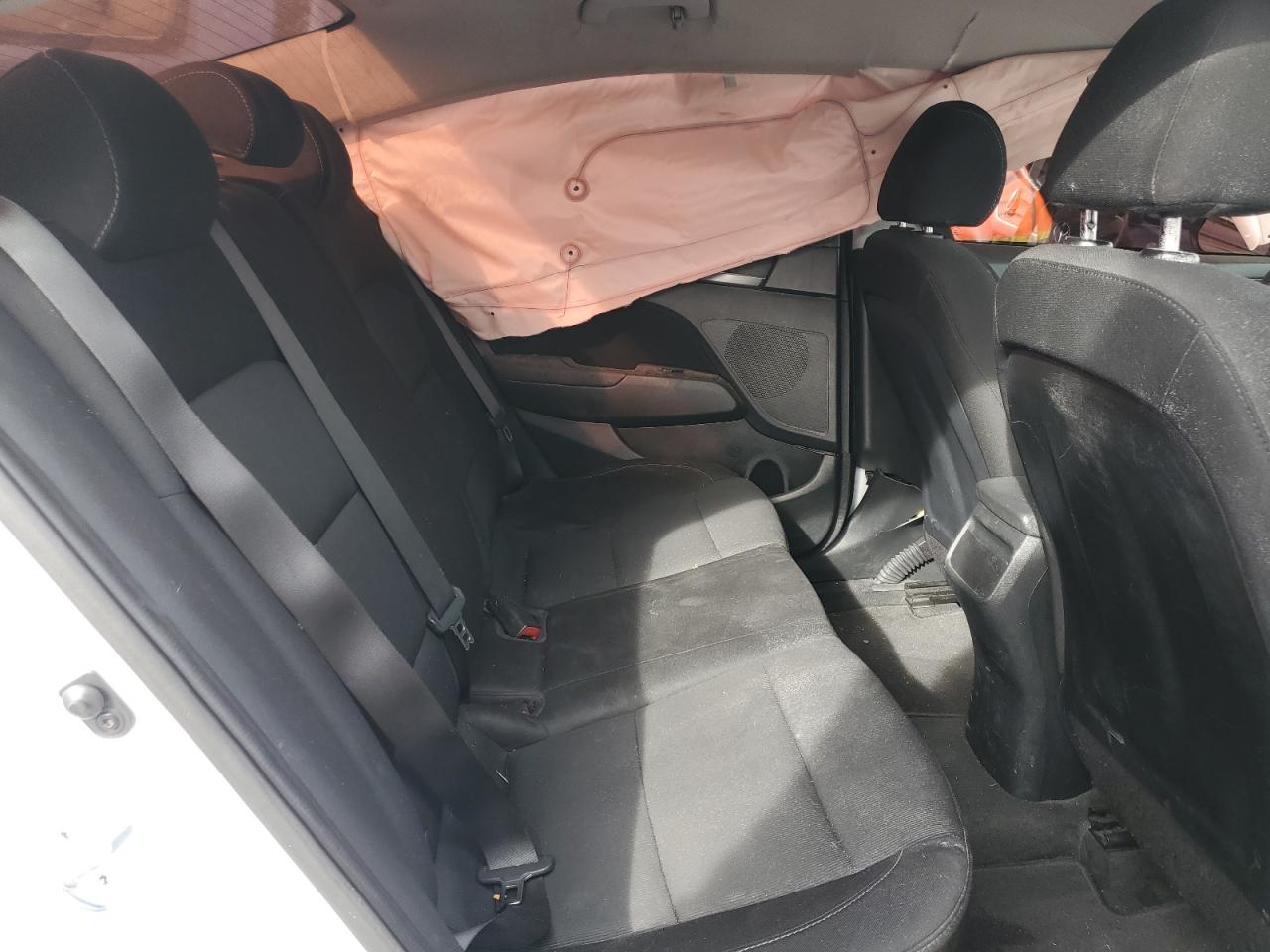 2018 Hyundai Elantra - Image 10