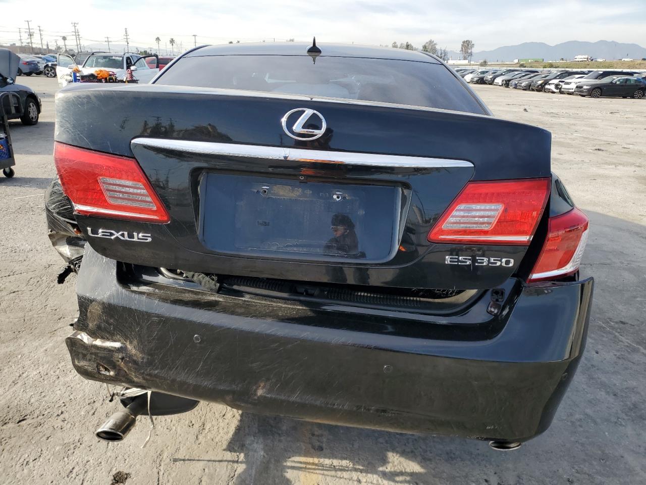 2010 Lexus ES - Image 6