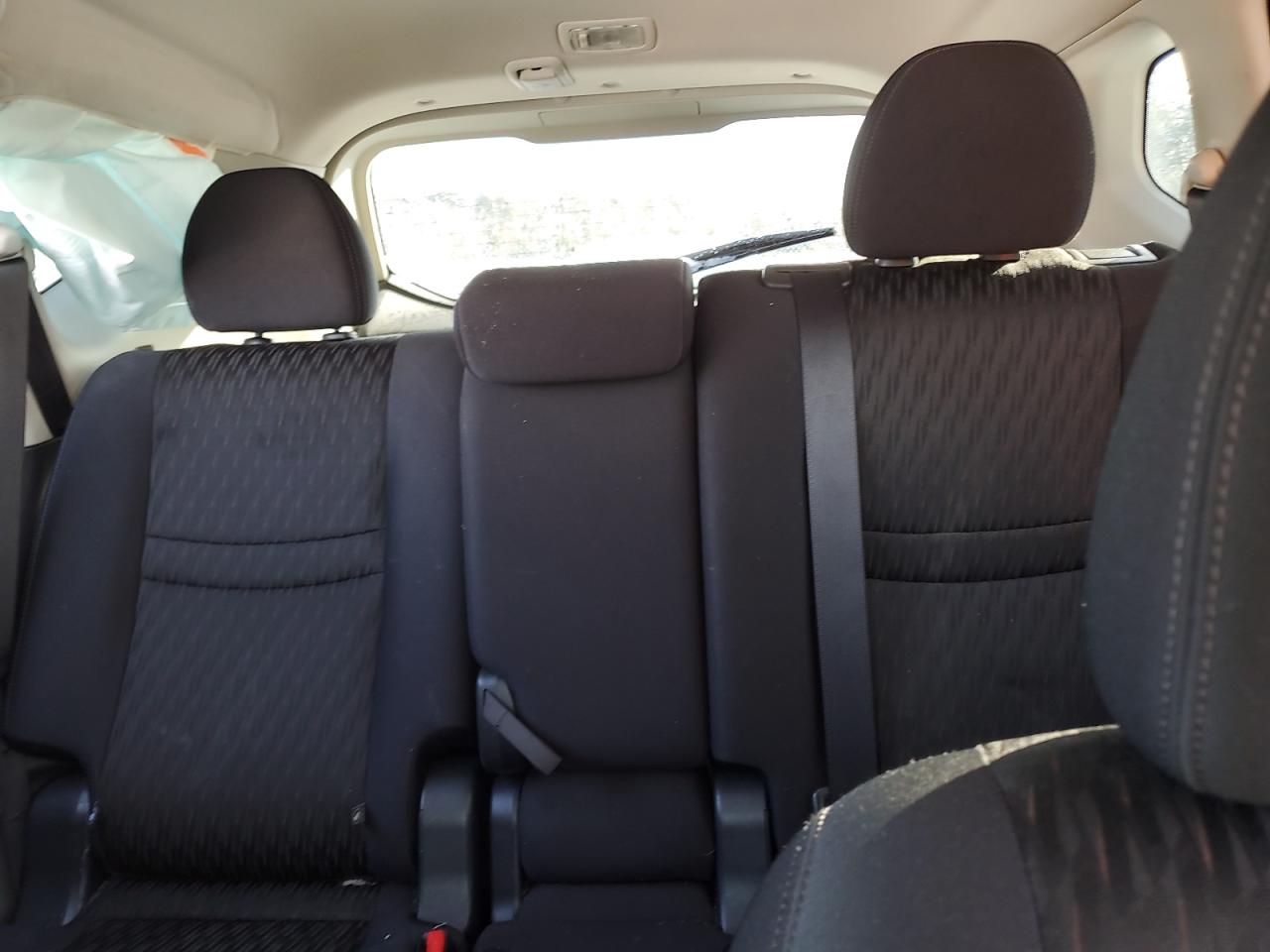 2017 Nissan Rogue - Image 10