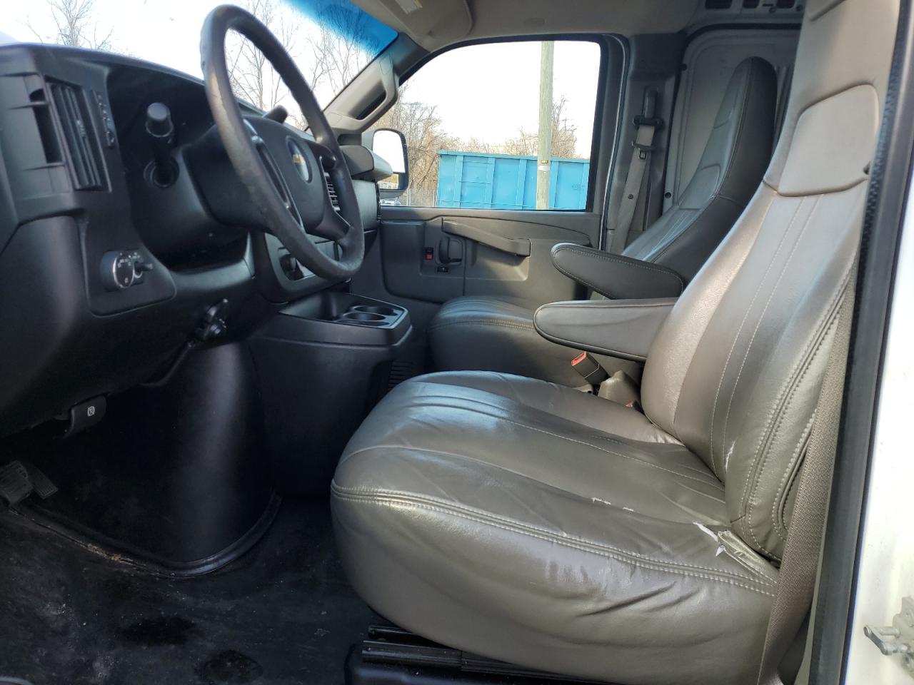 2016 Chevrolet Express - Image 7
