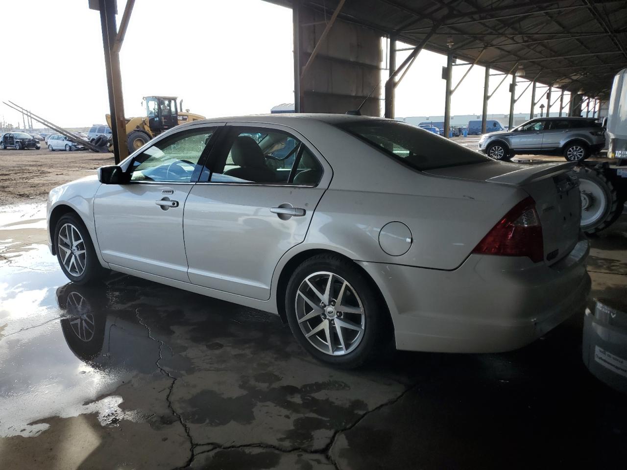 2010 Ford Fusion - Image 2