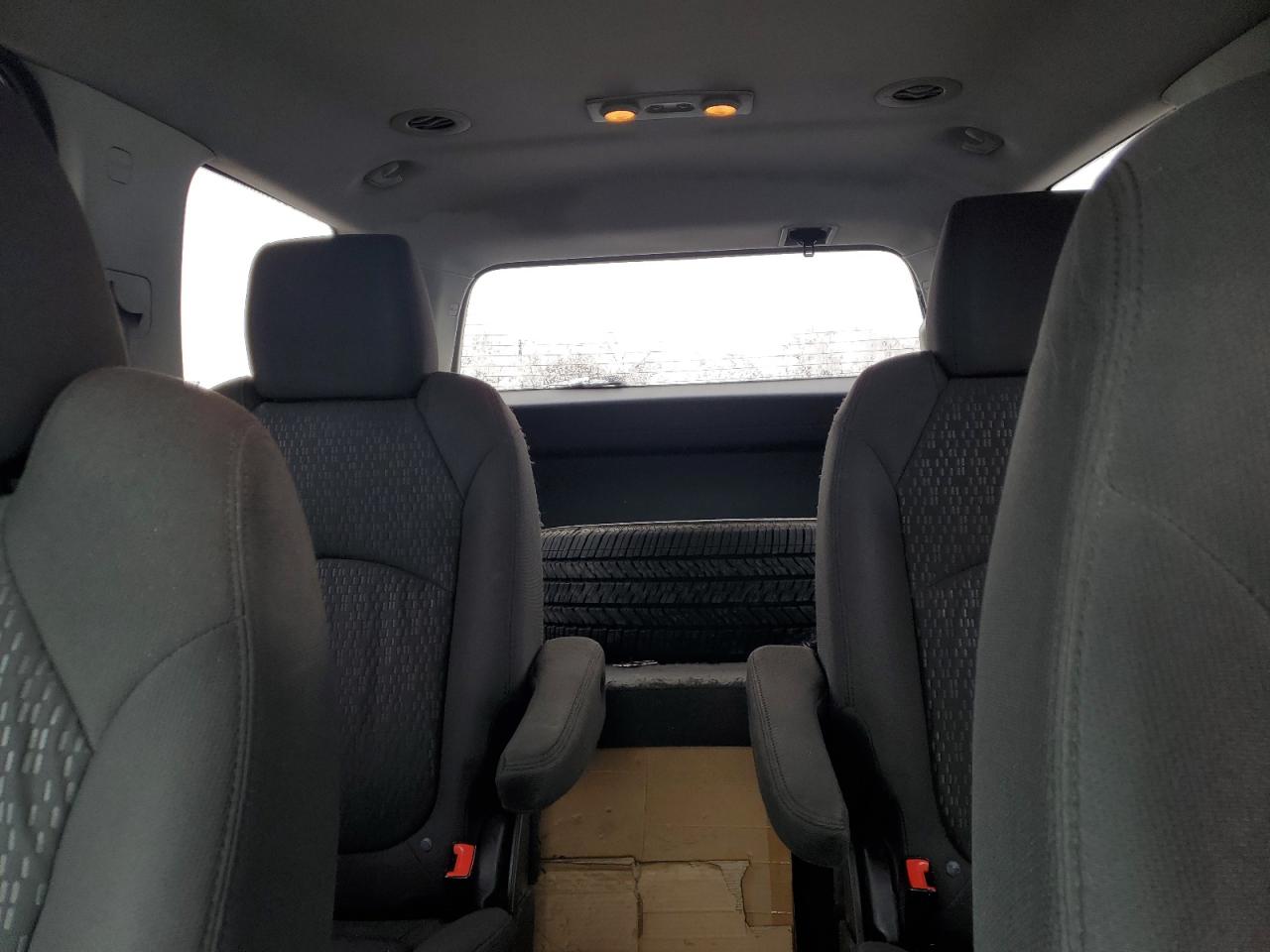 2011 GMC Acadia - Image 10