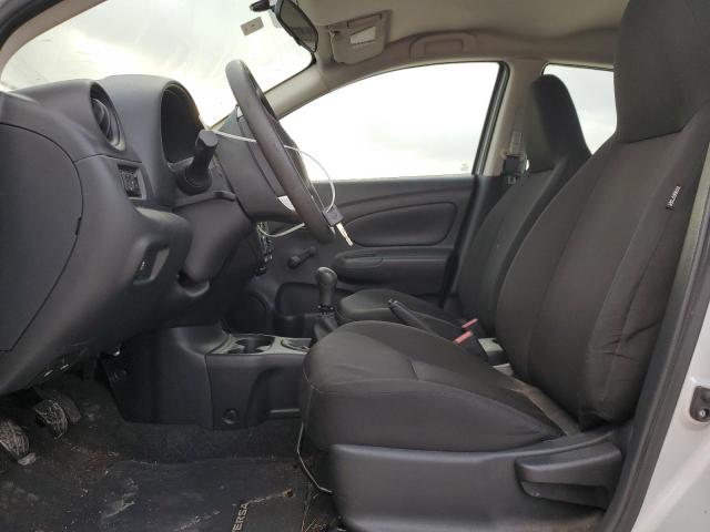  NISSAN VERSA 2016 Серебристый