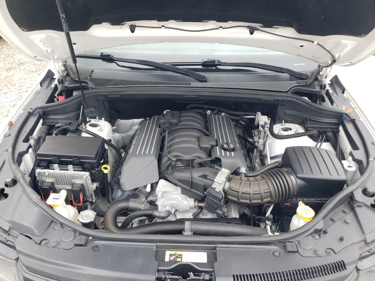 2017 Jeep Grand Cherokee - Image 12
