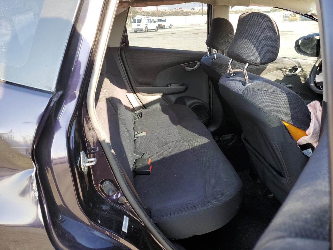 2013 Honda Fit - Image 10