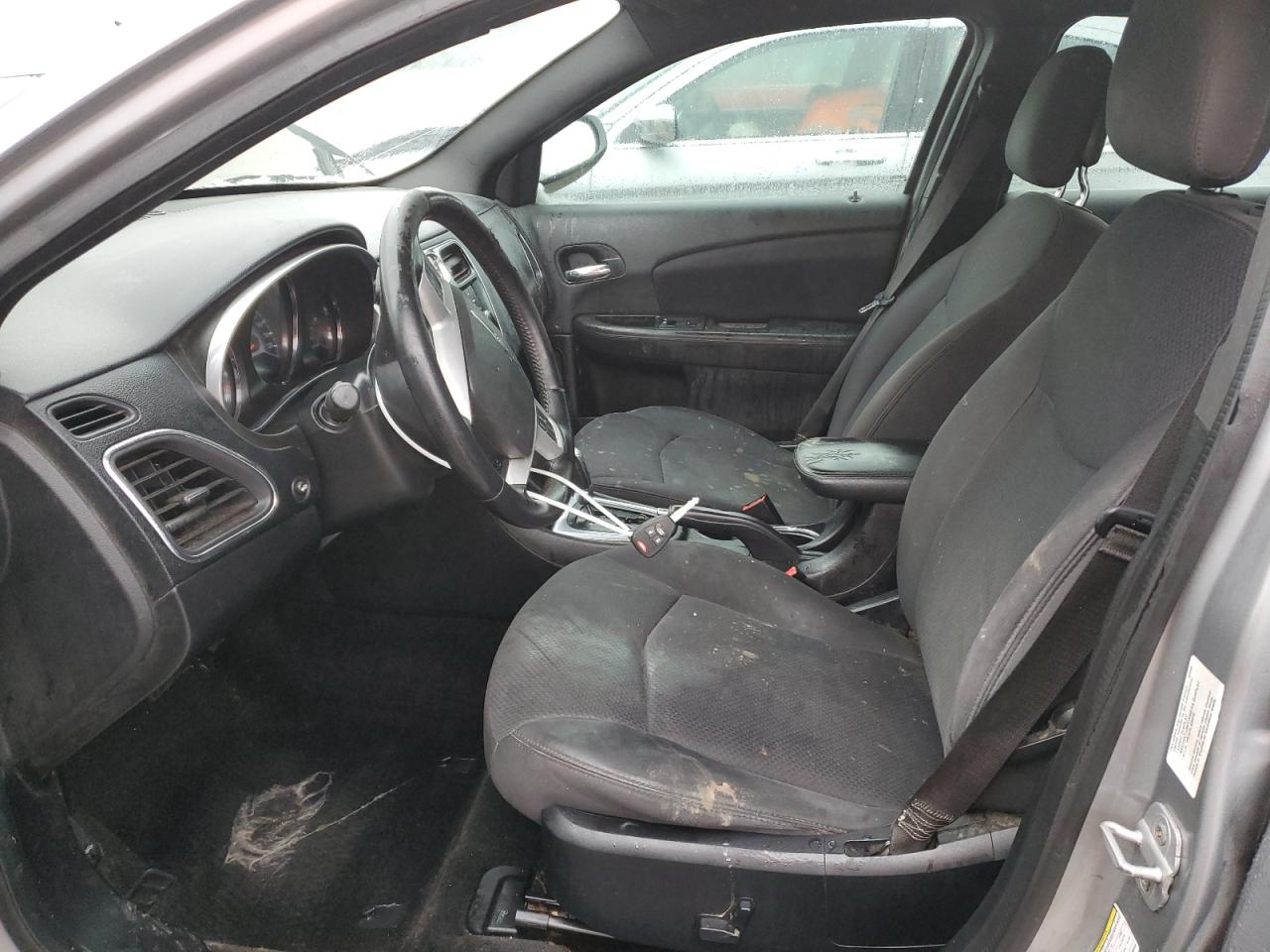 2013 Chrysler 200 - Image 7