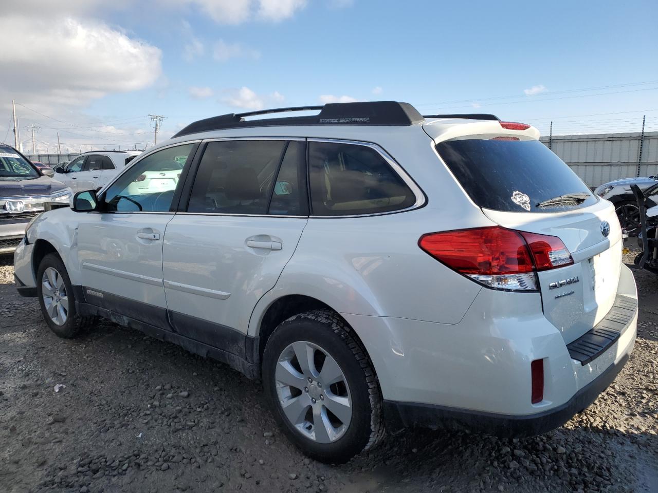 2011 Subaru Outback - Image 2