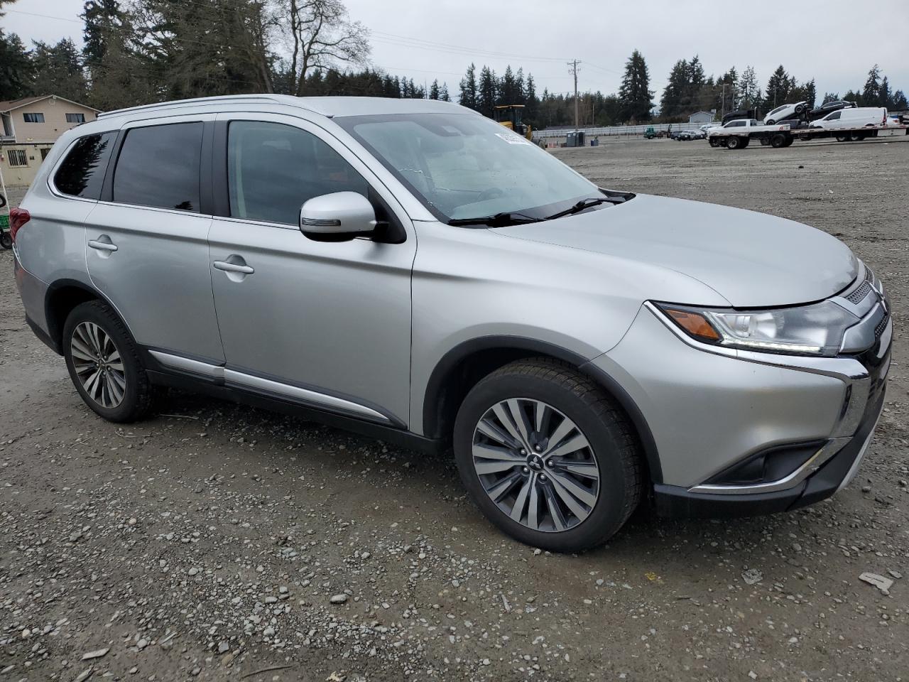 2020 Mitsubishi Outlander - Image 4