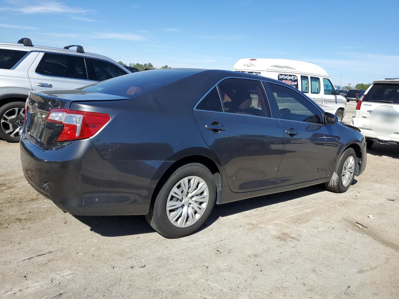 2013 Toyota Camry - Image 3