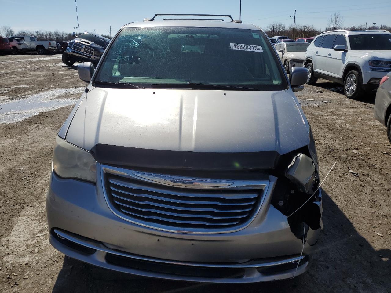 2014 Chrysler Town & Country - Image 5