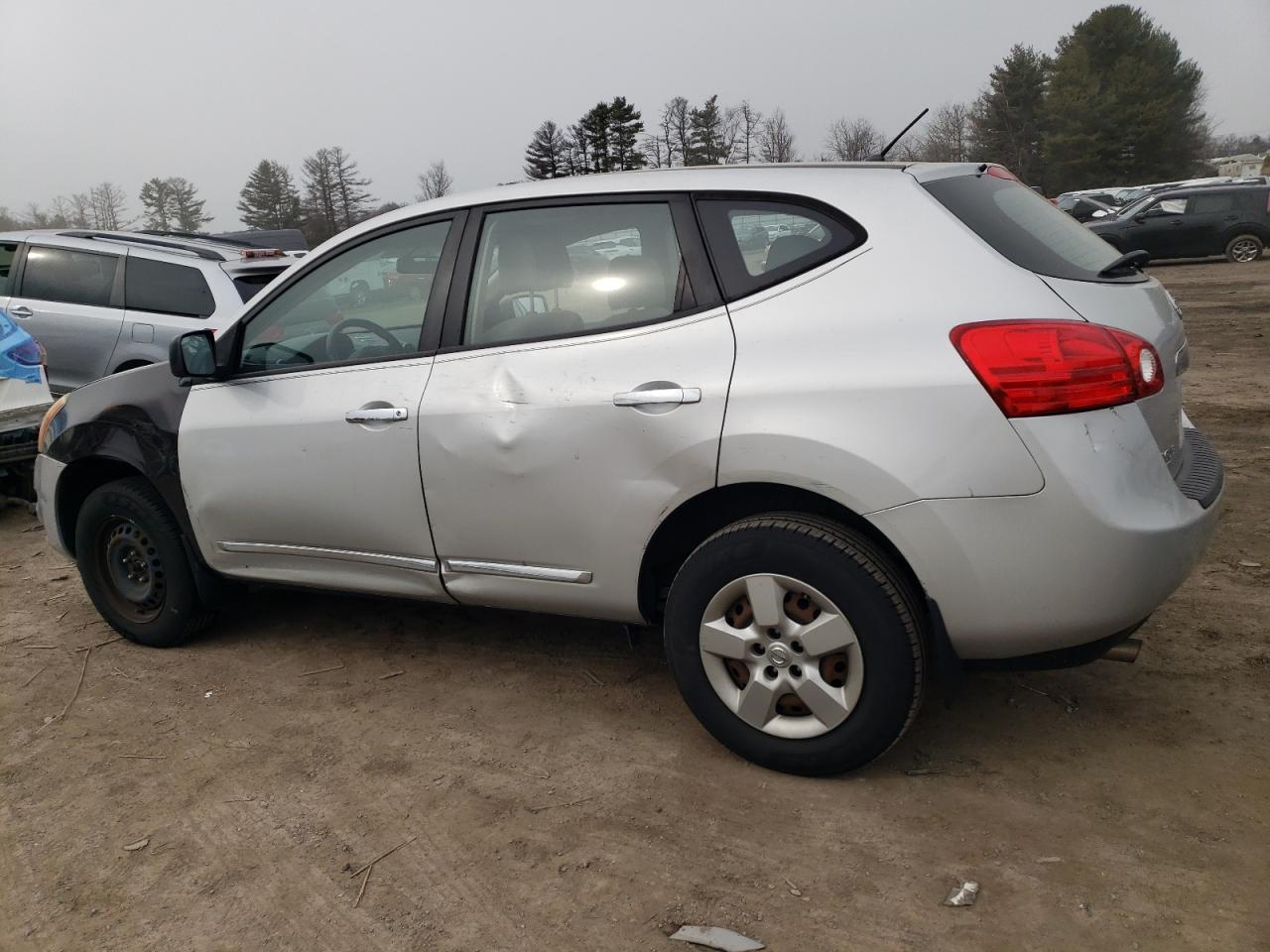 2014 Nissan Rogue - Image 2
