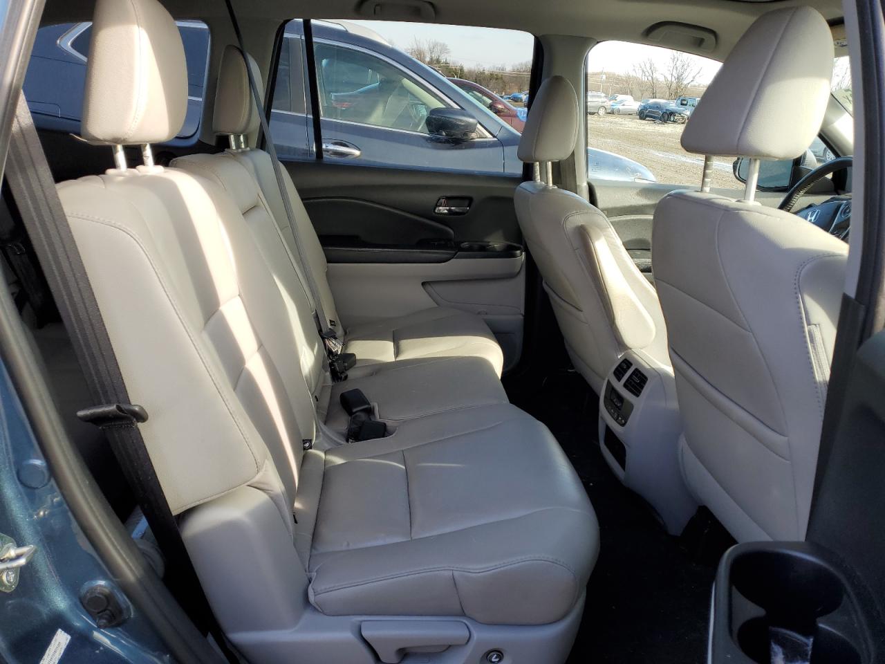 2016 Honda Pilot - Image 11