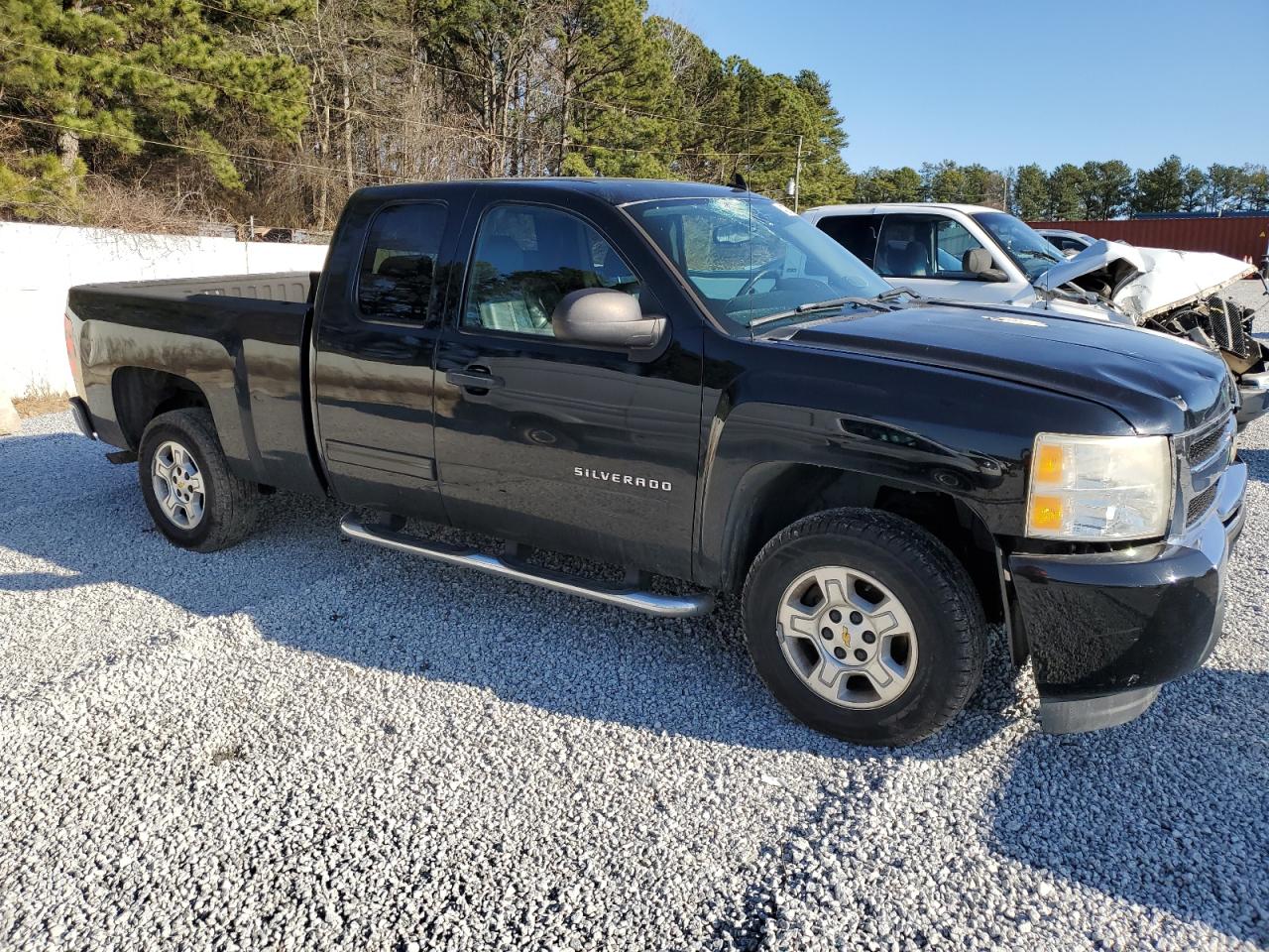 2009 Chevrolet Silverado - Image 4