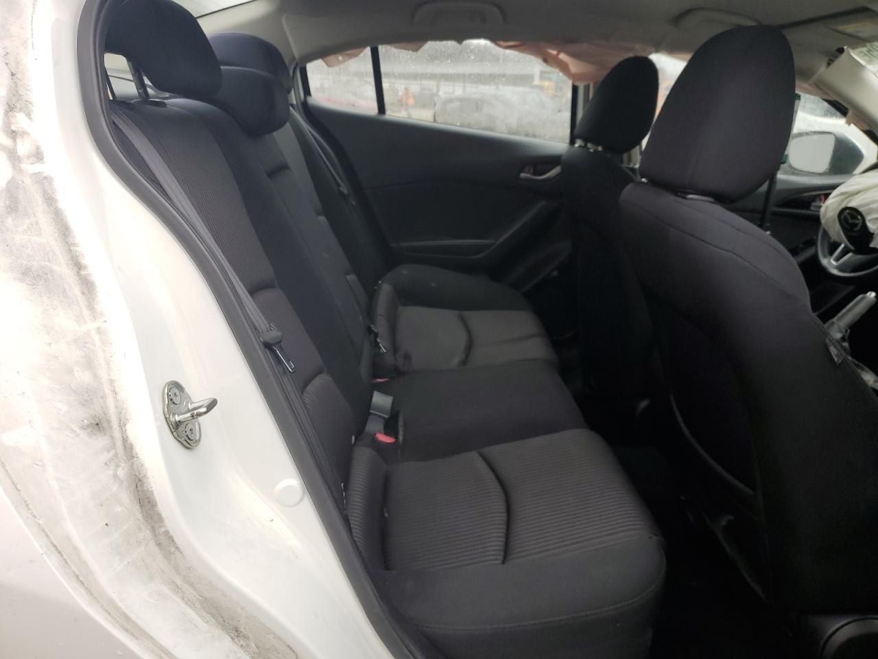 2016 Mazda 3 - Image 10