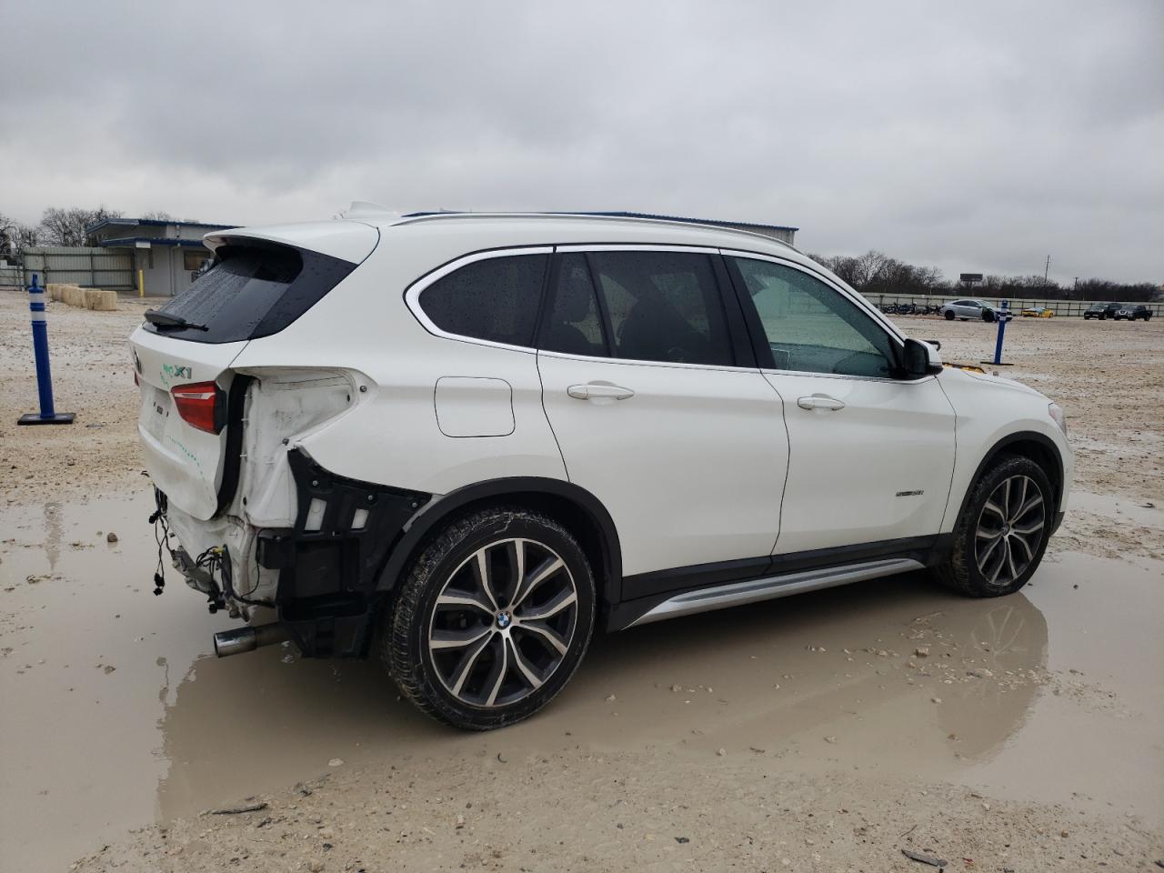 2017 BMW X1 - Image 3