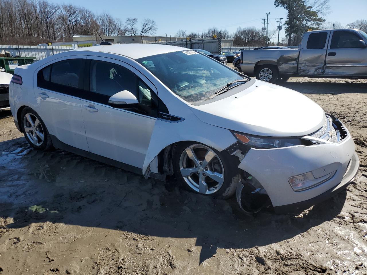 2015 Chevrolet Volt - Image 4