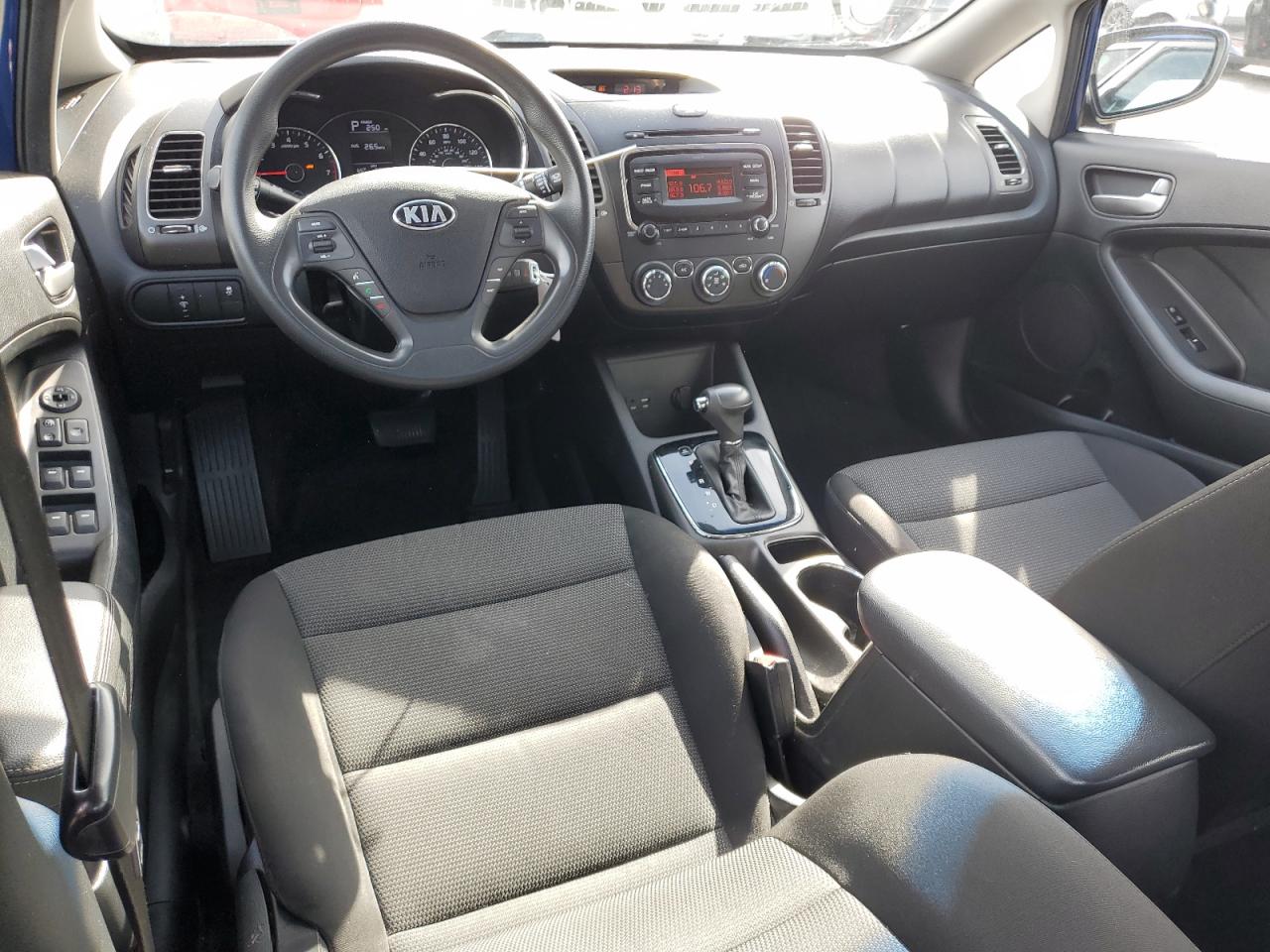 2017 Kia Forte - Image 8