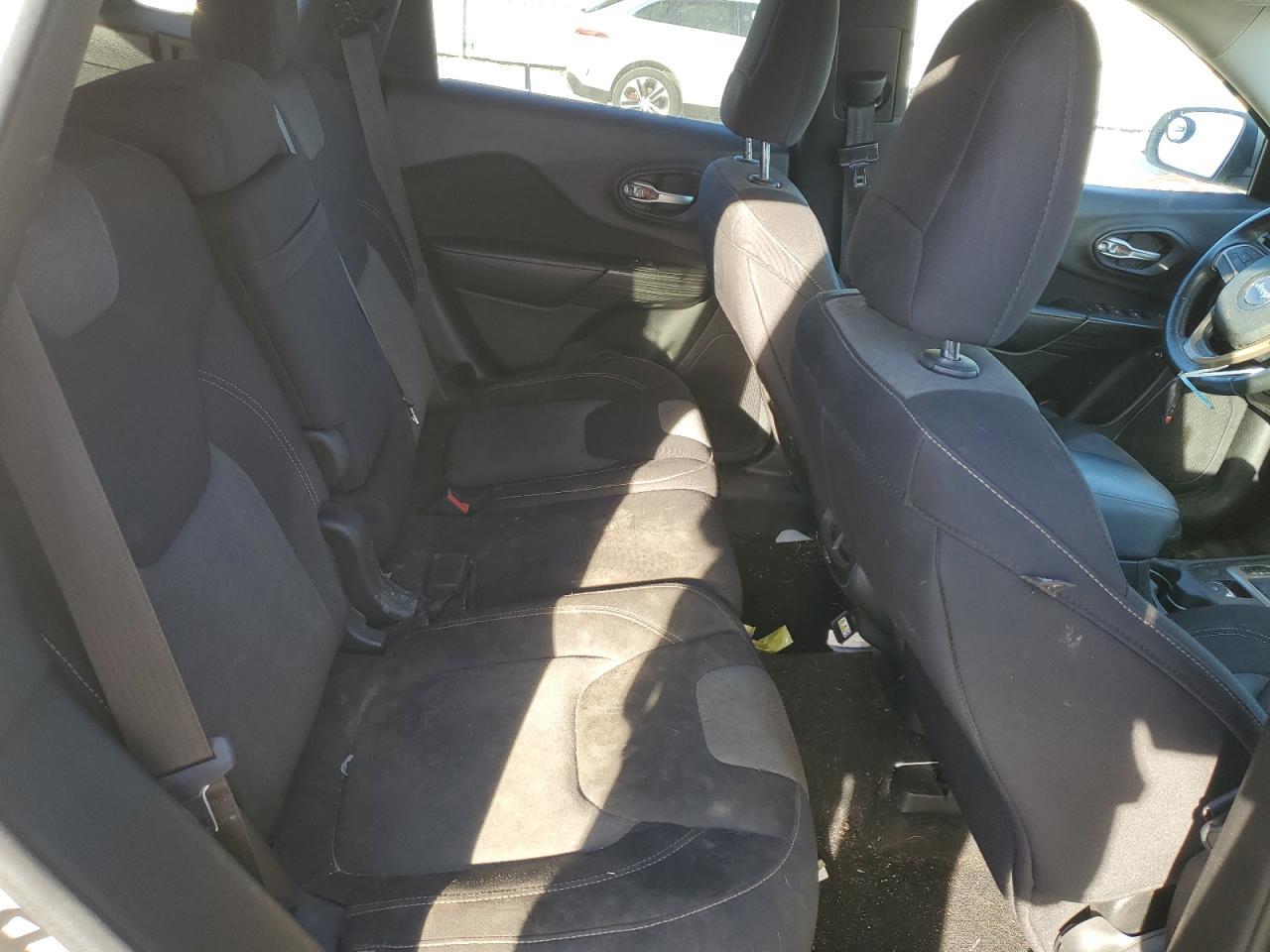 2014 Jeep Grand Cherokee - Image 11