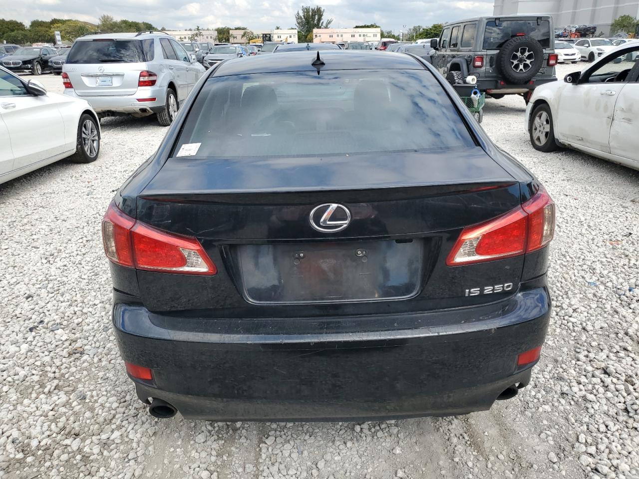 2012 Lexus IS - Image 6