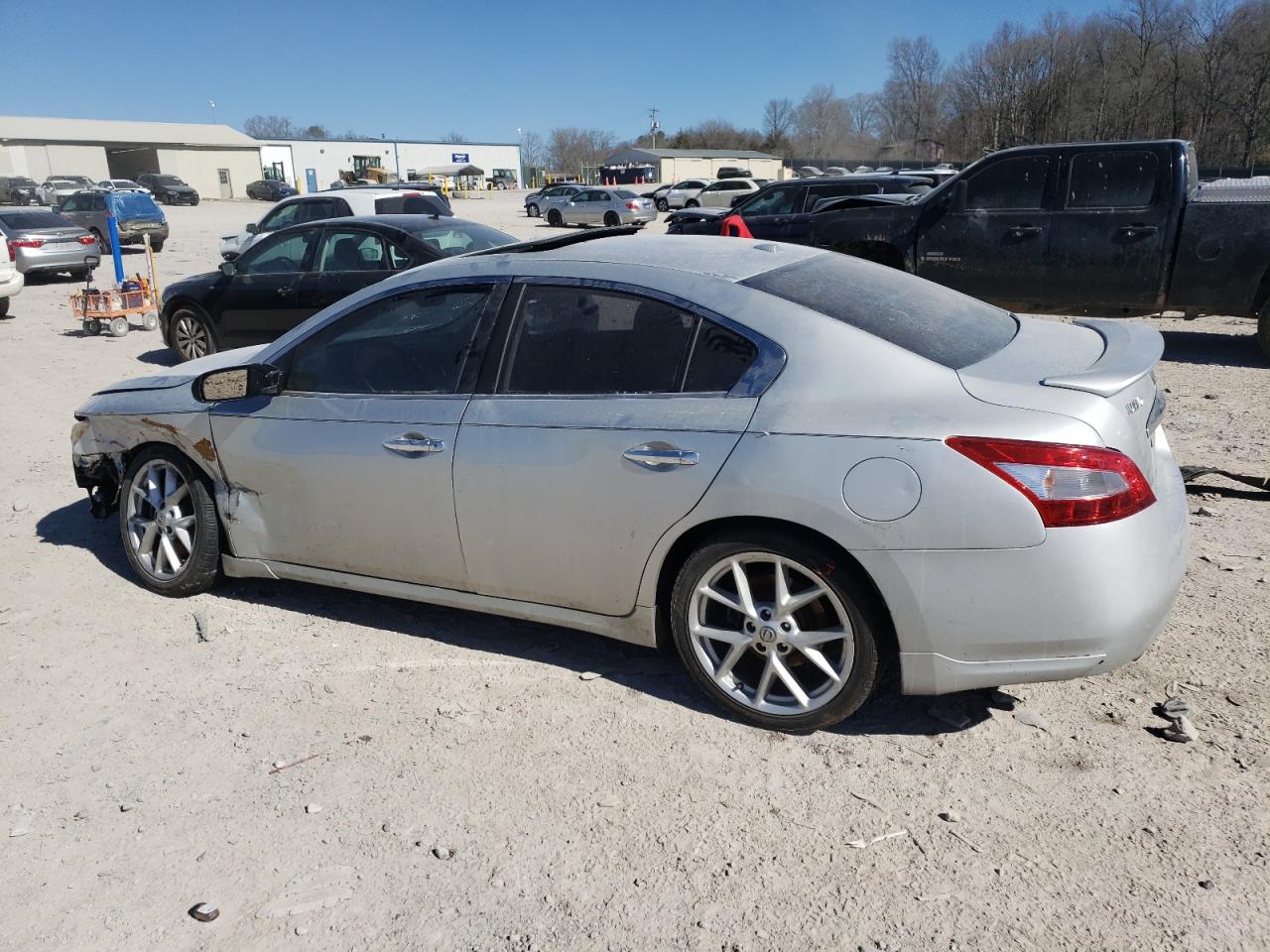 2009 Nissan Maxima - Image 2
