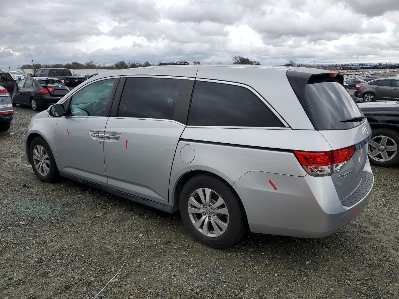 2015 Honda Odyssey - Image 2