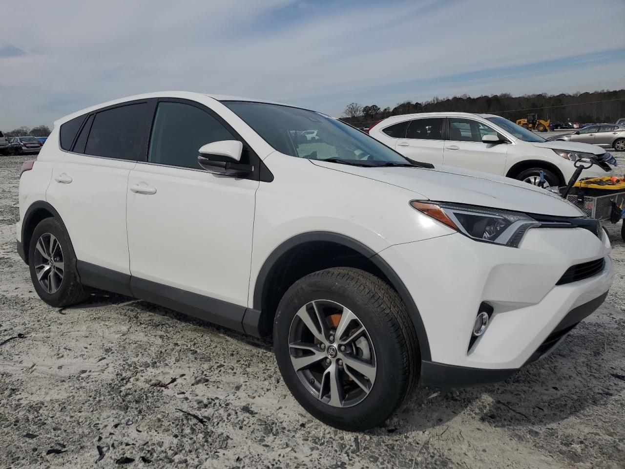 2018 Toyota RAV 4 - Image 4
