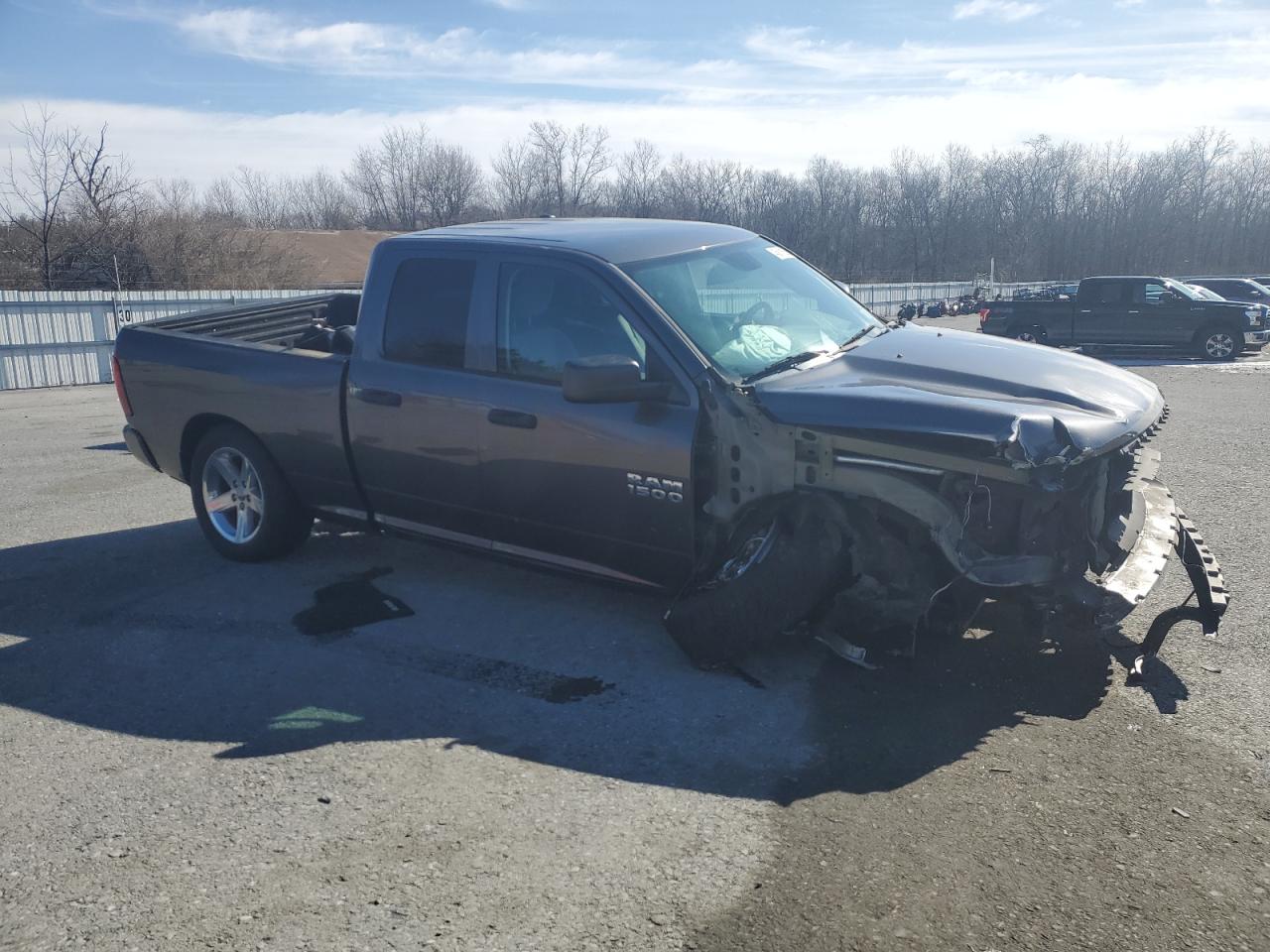 2016 RAM 1500 - Image 4