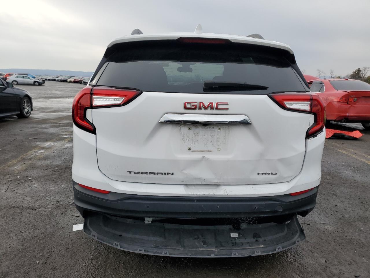 2022 GMC Terrain - Image 6