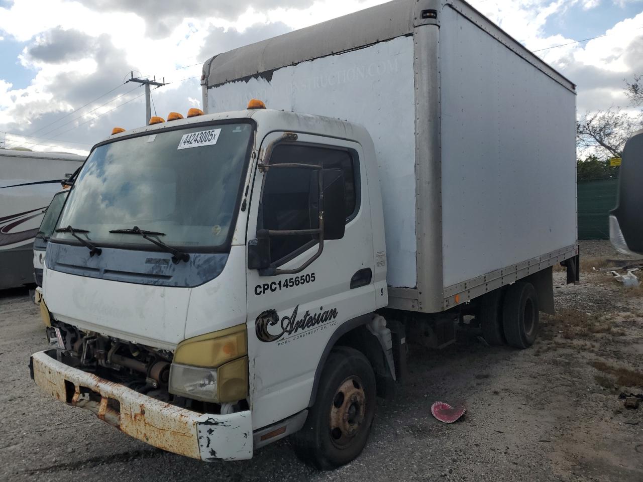 2005 Mitsubishi Fuso Truck Of America Inc Fe 83D იყიდება West Palm Beach-ში, FL - Front End