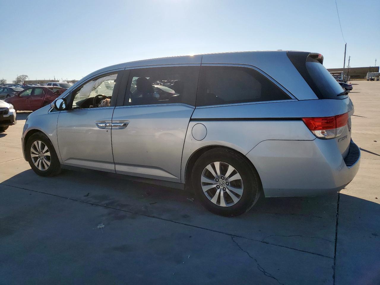 2015 Honda Odyssey - Image 2