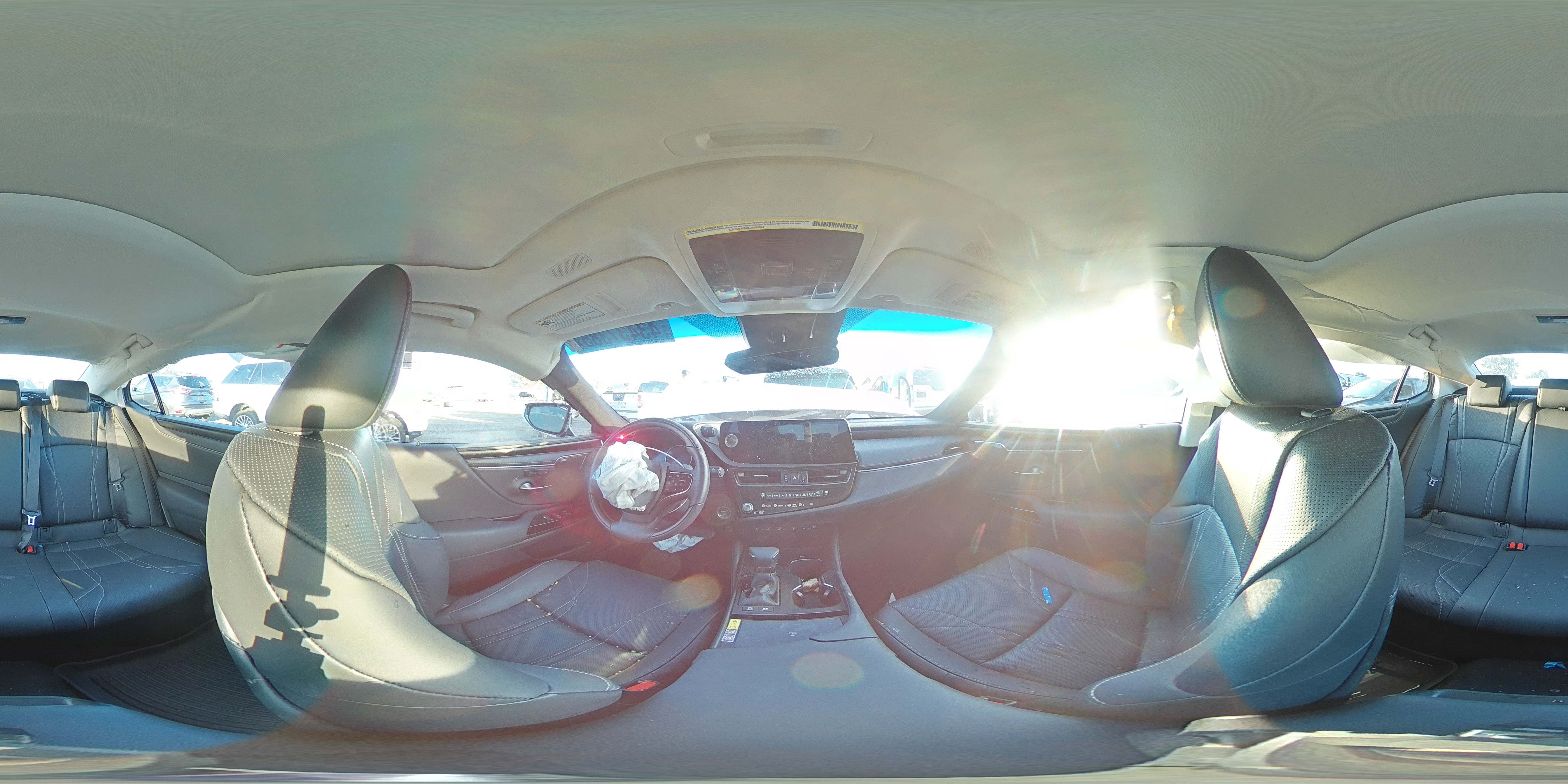 2024 Lexus ES - Image 13