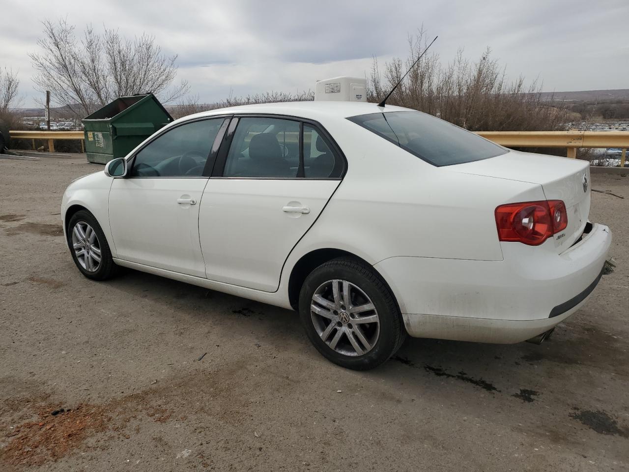 2007 Volkswagen Jetta - Image 2