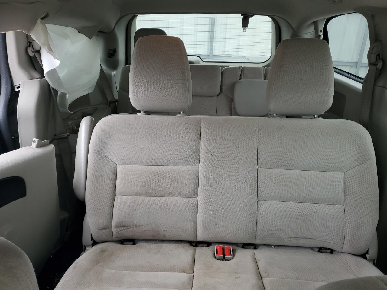 2018 Dodge Caravan - Image 10