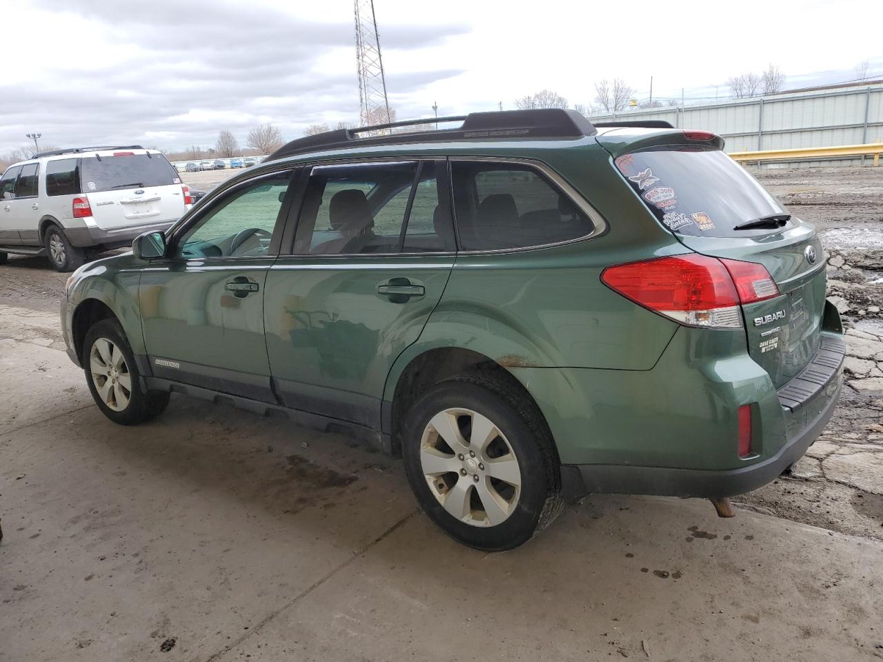 2010 Subaru Outback - Image 2