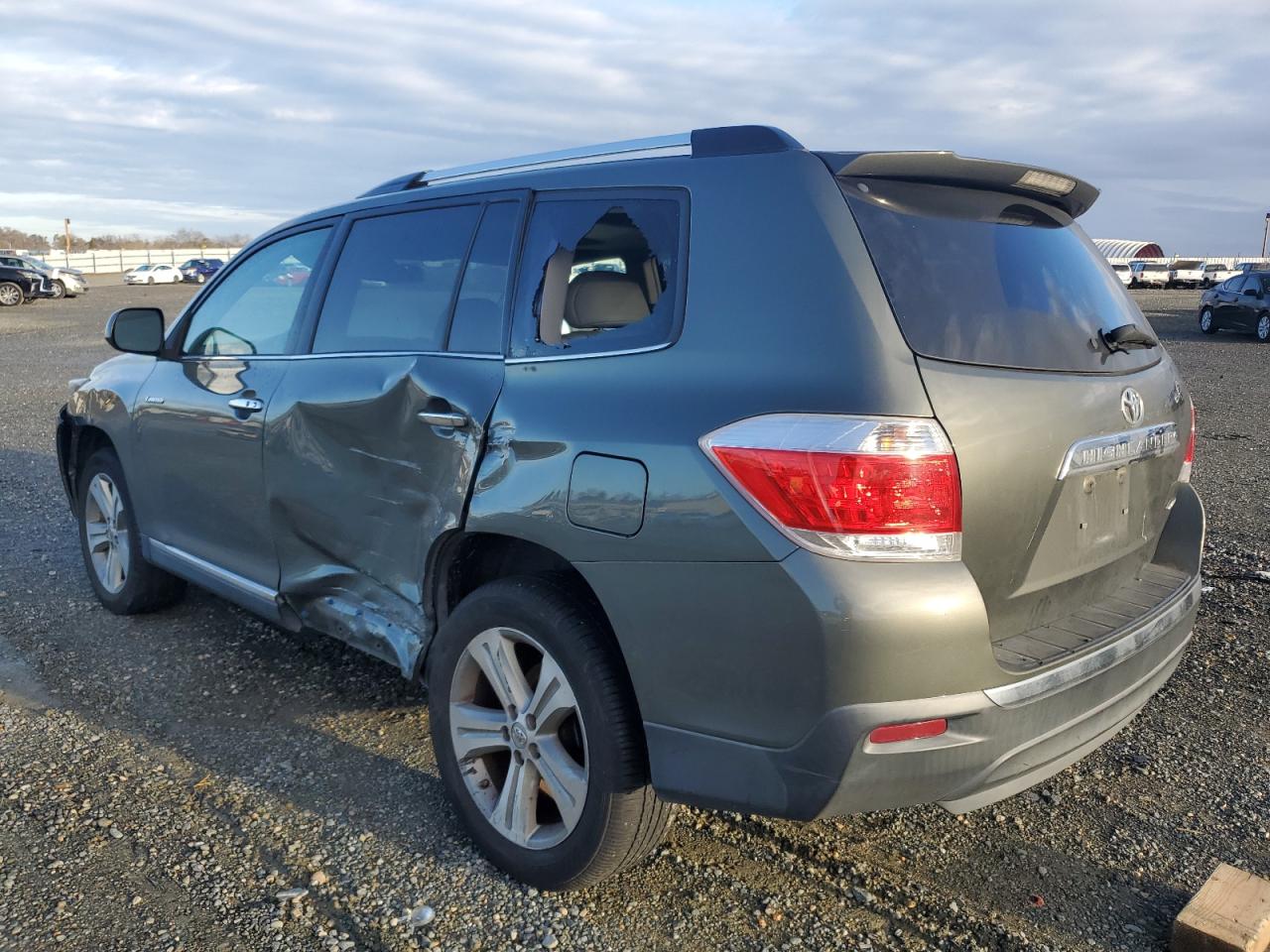 2012 Toyota Highlander - Image 2