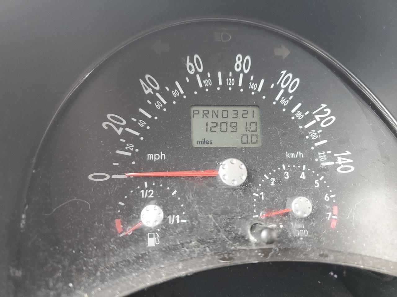 2004 Volkswagen Beetle - Image 9