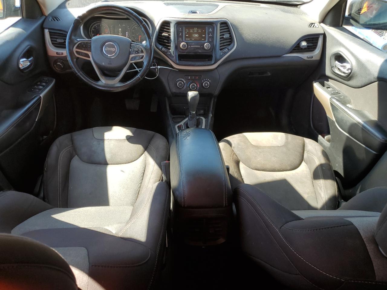 2017 Jeep Grand Cherokee - Image 8