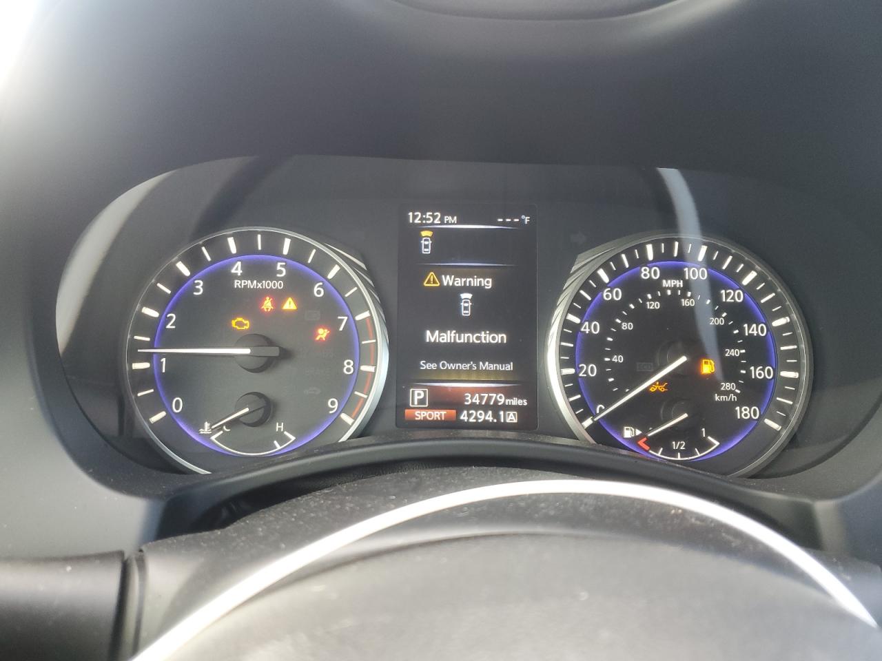 2019 Infiniti Q60 - Image 9