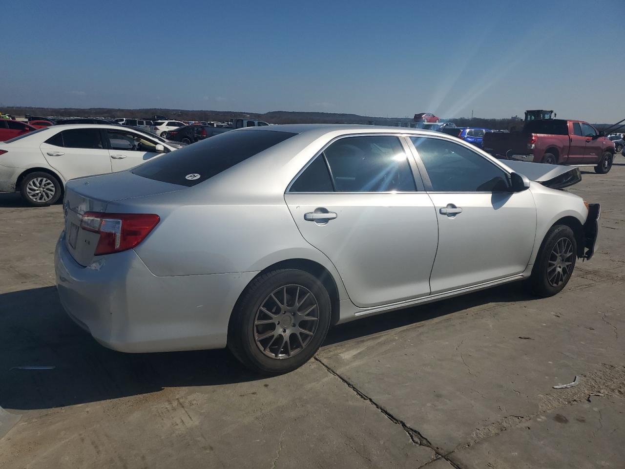 2014 Toyota Camry - Image 3