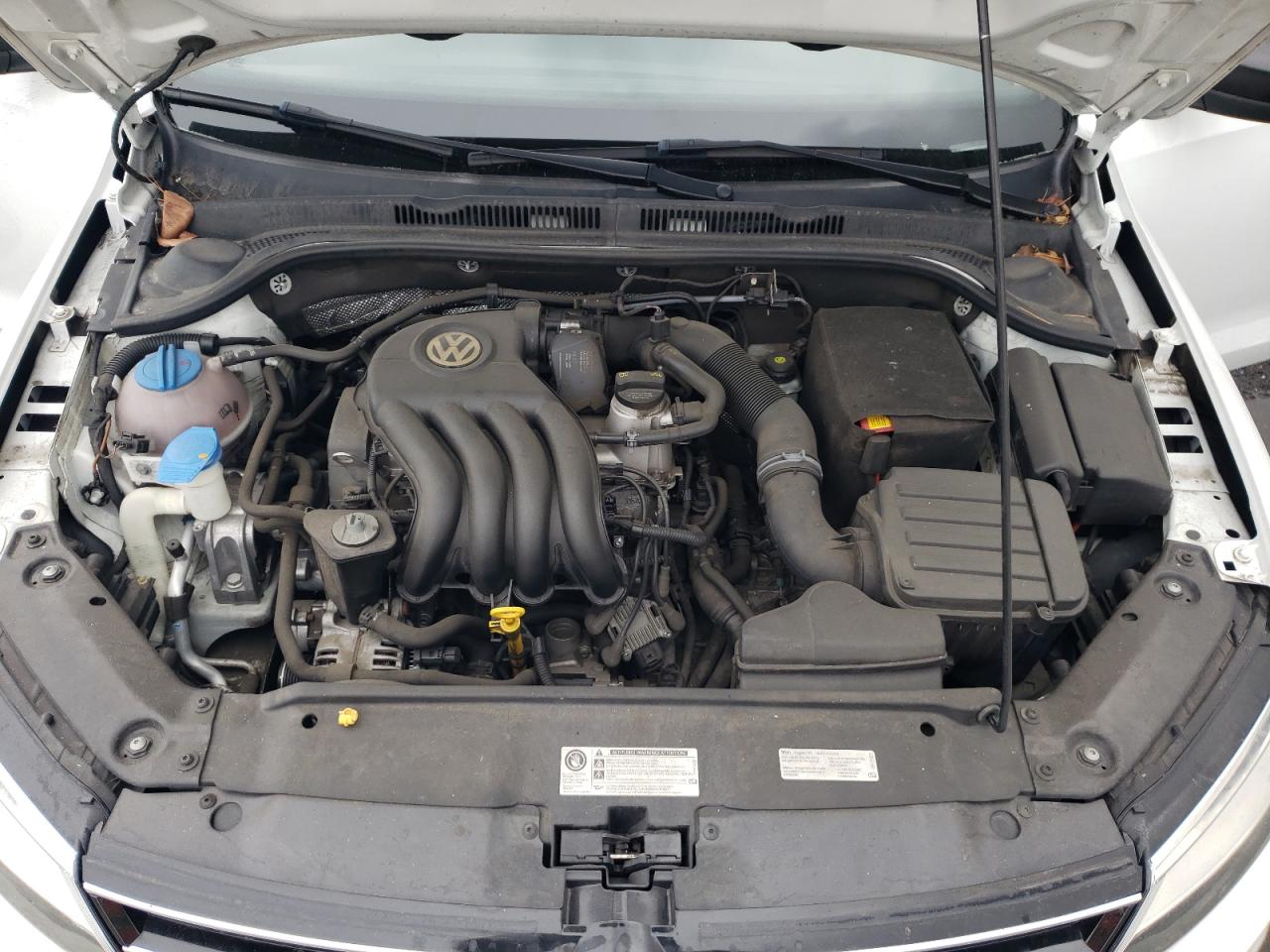 2015 Volkswagen Jetta - Image 11