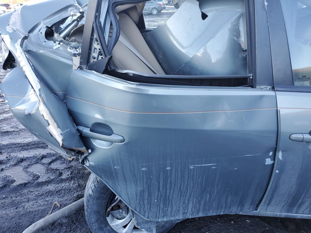 2010 Hyundai Elantra - Image 10