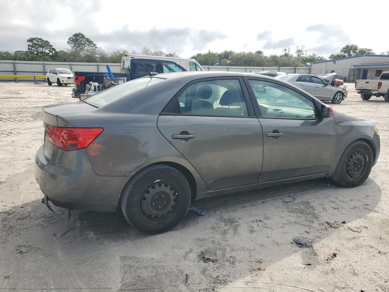 2013 Kia Forte - Image 3