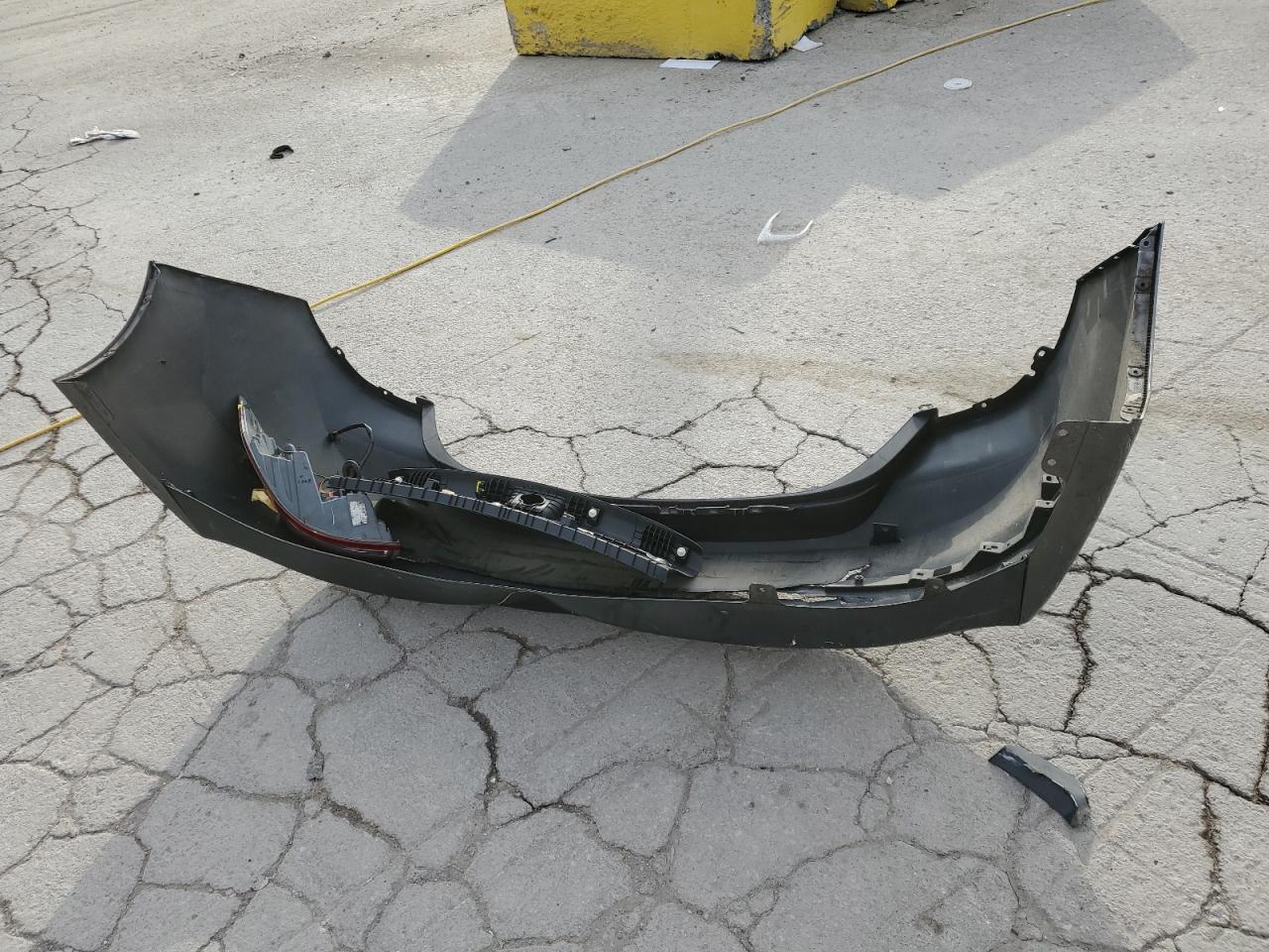 2018 Hyundai Elantra - Image 12
