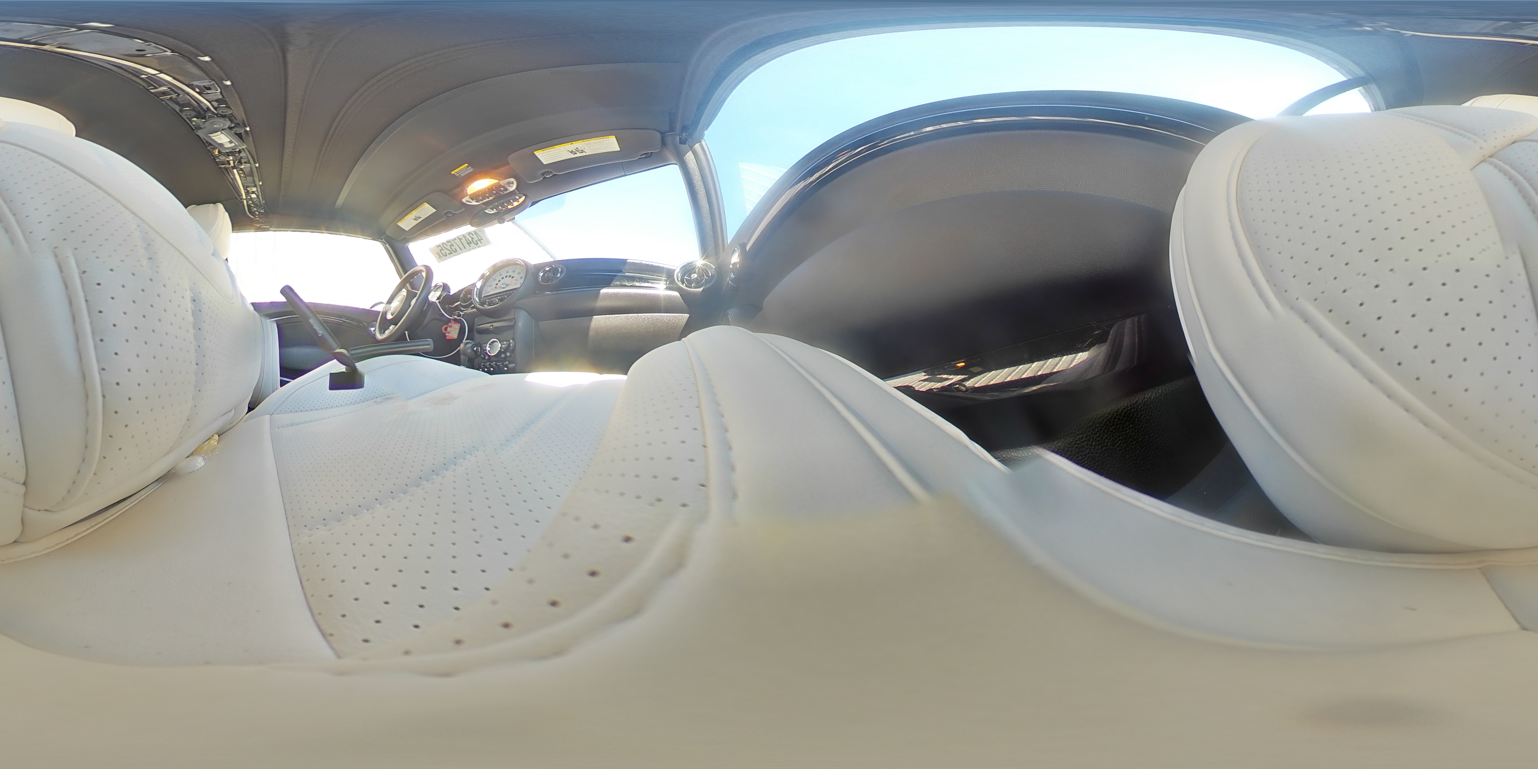 2014 MINI Cooper - Image 14