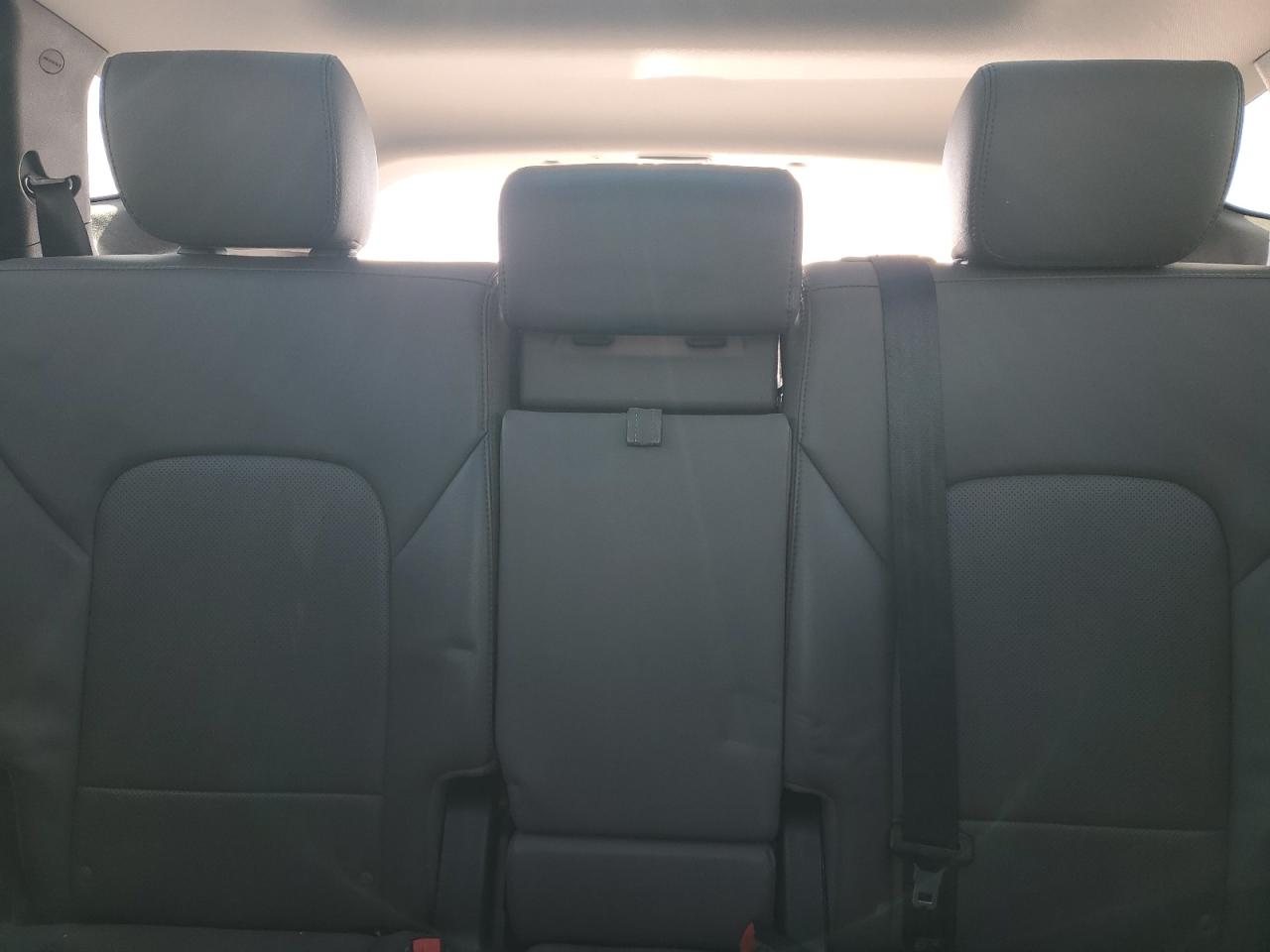 2017 Hyundai Santa Fe - Image 10