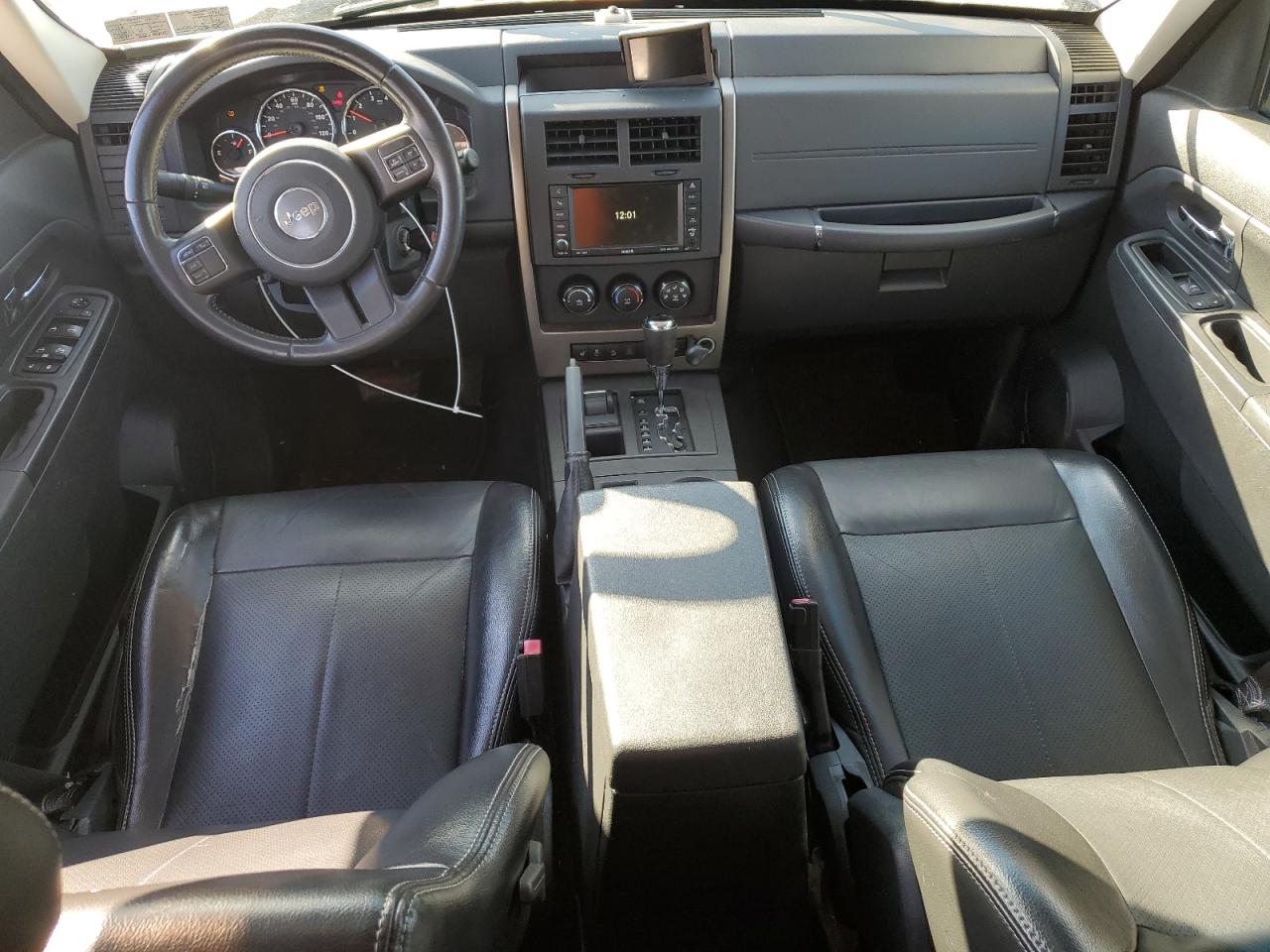 2012 Jeep Liberty (North America) - Image 8